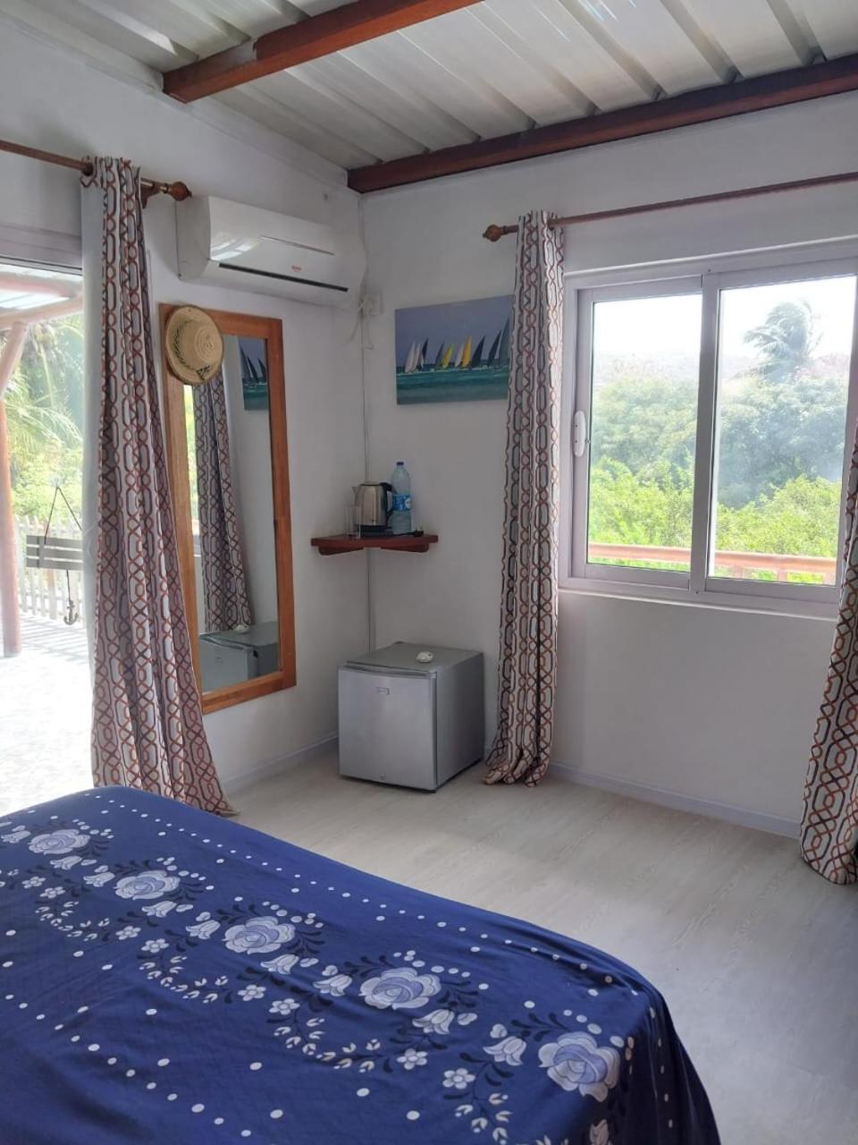 Poisson D'Or Guest House Port Mathurin Exterior foto